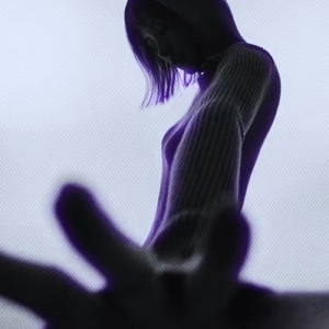 舞厅里挺进人妻的身体
